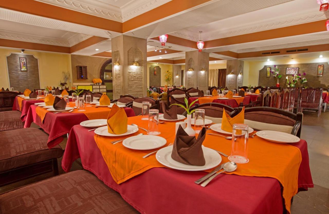 Hotel Rajmahal Guwahati Exterior foto