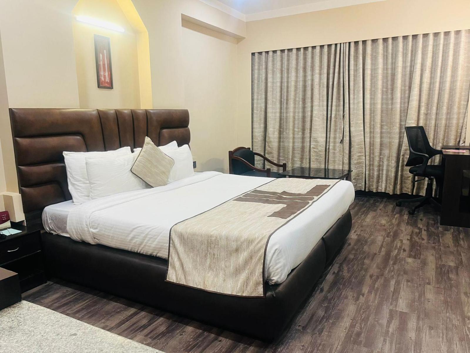 Hotel Rajmahal Guwahati Exterior foto