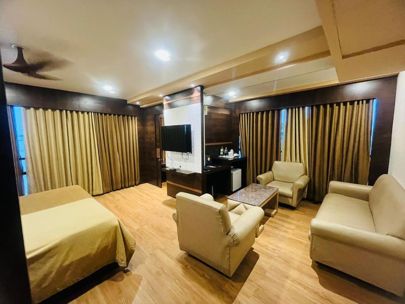 Hotel Rajmahal Guwahati Exterior foto