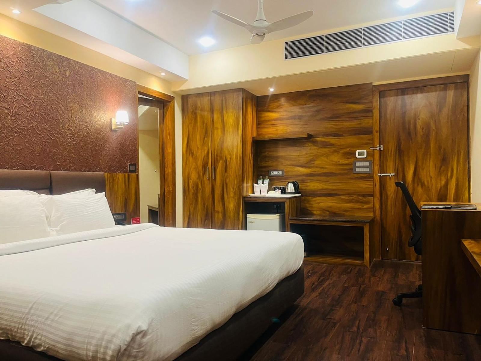 Hotel Rajmahal Guwahati Exterior foto